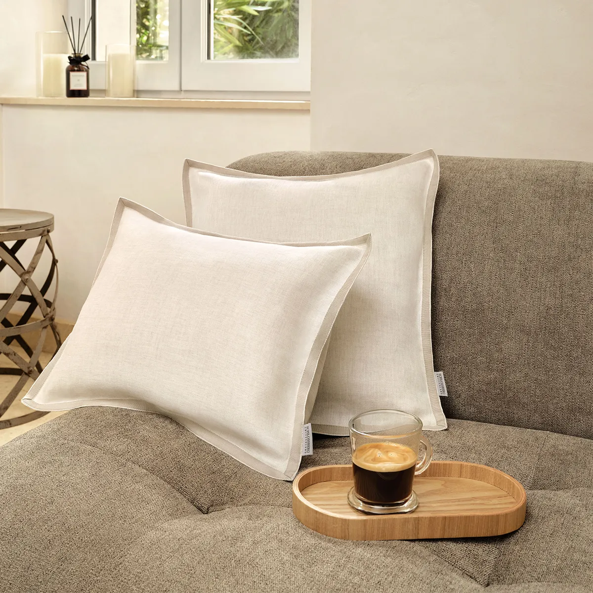 Schlossberg Zierkissen Solene Sand – Luxuriöse Natürlichkeit für stilvolle Wohnräume