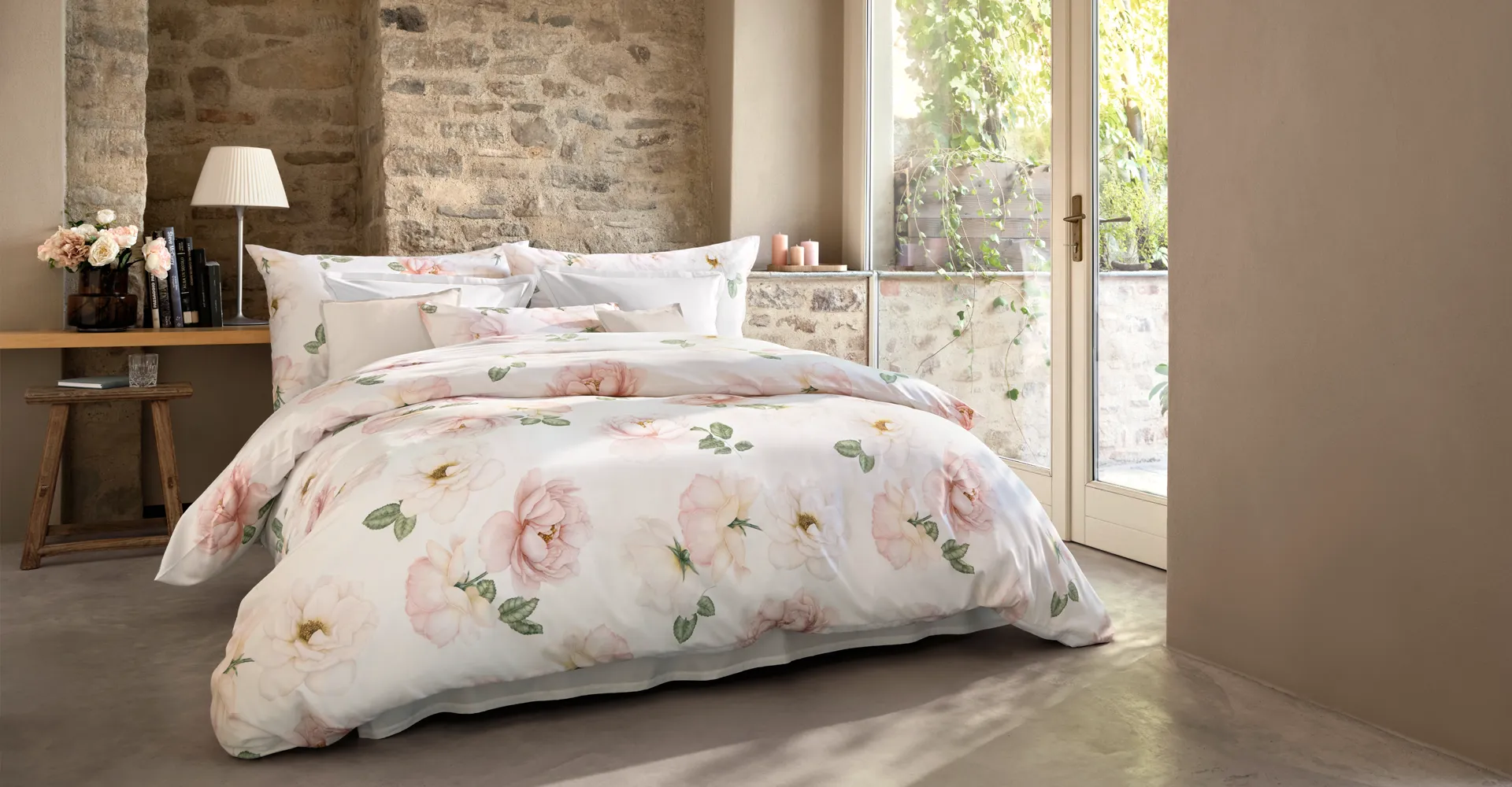 schlossberg-bettwaesche-rose-hero-nah-uni-blanc-solene-sand-1920x1000 schlossberg-bettwaesche-rose-hero-nah-uni-blanc-solene-sand-1920x1000