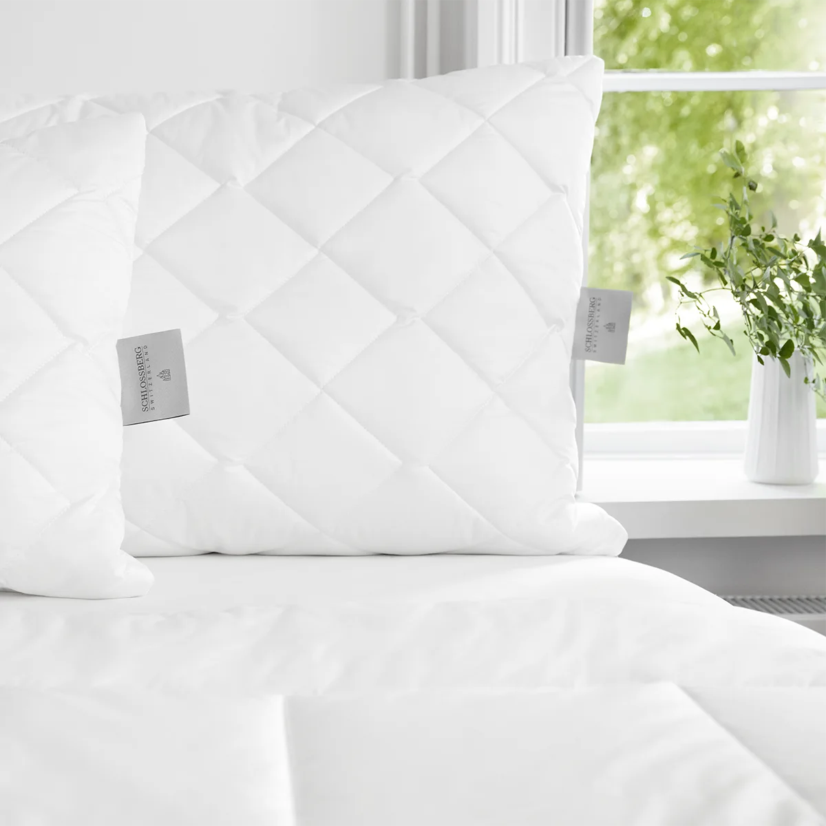 schlossberg-bettinhalt-dauphin-kissen-1200x1200