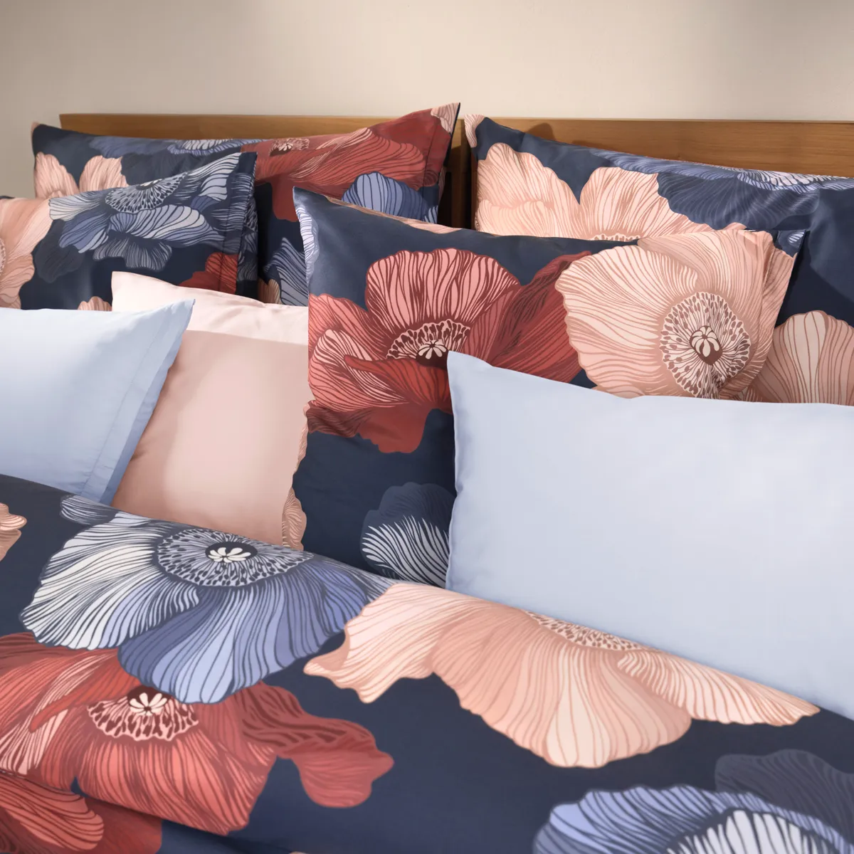schlossberg-bettwaesche-mona-bett-links-uni-brise-poudre-1200x1200 schlossberg-bettwaesche-mona-bett-links-uni-brise-poudre-1200x1200